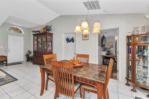 House in Englewood, Florida 4 bedrooms, 139.91 sq.m. № 1740524 - photo 8