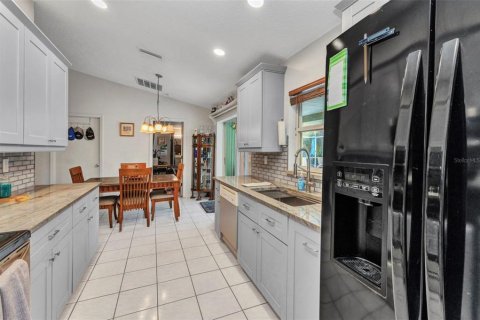 House in Englewood, Florida 4 bedrooms, 139.91 sq.m. № 1740524 - photo 12