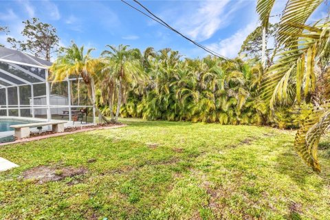 House in Englewood, Florida 4 bedrooms, 139.91 sq.m. № 1740524 - photo 27
