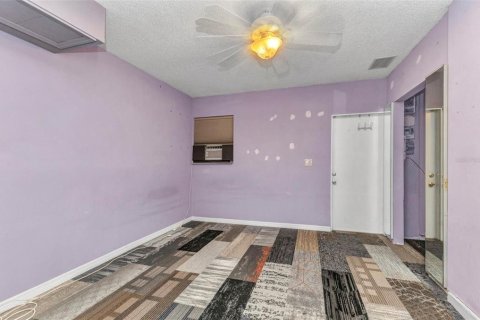 House in Englewood, Florida 4 bedrooms, 139.91 sq.m. № 1740524 - photo 17