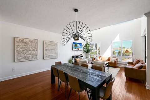House in Bradenton Beach, Florida 4 bedrooms, 248.79 sq.m. № 2121660 - photo 10