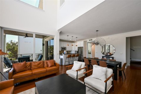 House in Bradenton Beach, Florida 4 bedrooms, 248.79 sq.m. № 2121660 - photo 8