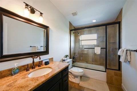 House in Bradenton Beach, Florida 4 bedrooms, 248.79 sq.m. № 2121660 - photo 29