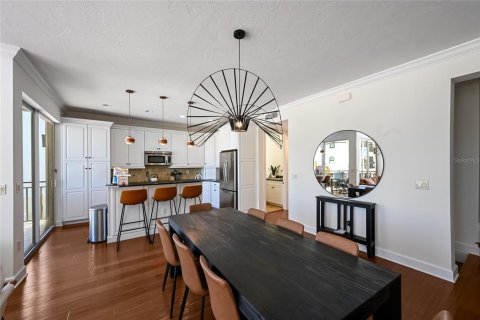 House in Bradenton Beach, Florida 4 bedrooms, 248.79 sq.m. № 2121660 - photo 9