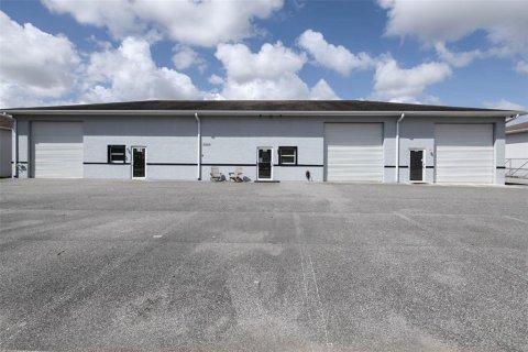 Commercial property in Ocala, Florida № 2143545
