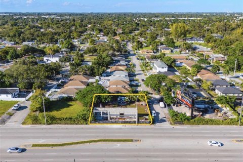 Купить коммерческую недвижимость в Майами, Флорида № 1967363 - фото 5