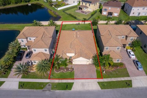 House in Orlando, Florida 4 bedrooms, 241.27 sq.m. № 1772775 - photo 3