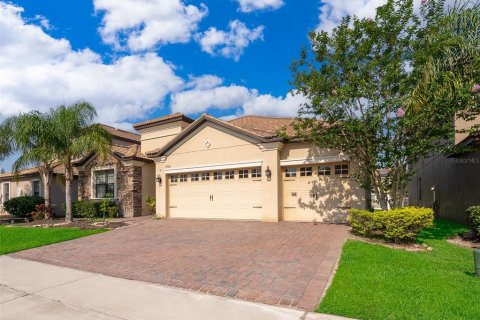 House in Orlando, Florida 4 bedrooms, 241.27 sq.m. № 1772775 - photo 2