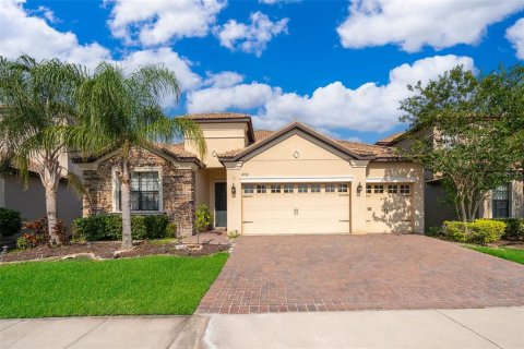 House in Orlando, Florida 4 bedrooms, 241.27 sq.m. № 1772775 - photo 1