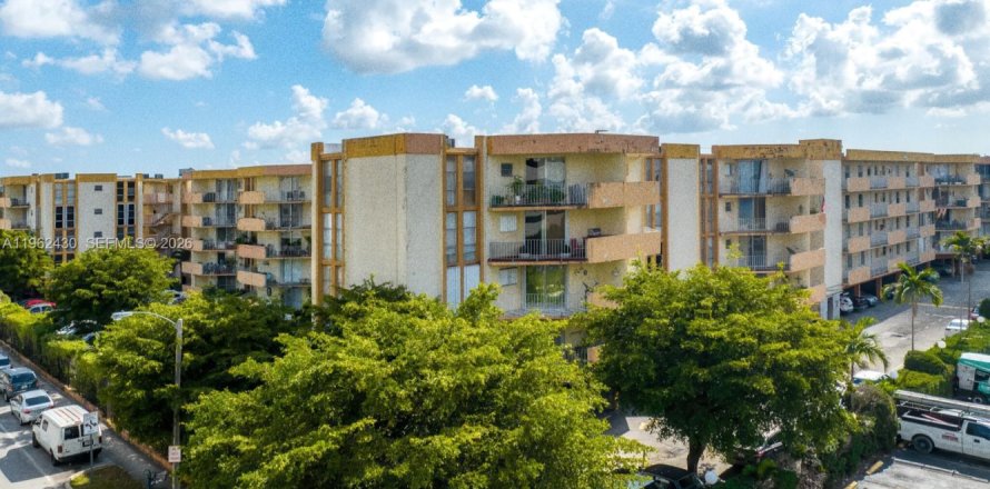 Condo à Hialeah, Floride, 1 chambre № 2023929