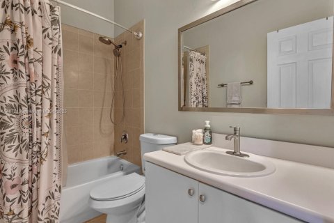 Adosado en venta en Miami, Florida, 3 dormitorios, 161 m2 № 1923922 - foto 29