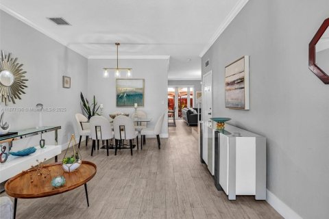 Adosado en venta en Miami, Florida, 3 dormitorios, 161 m2 № 1923922 - foto 5