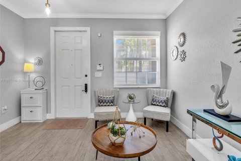 Adosado en venta en Miami, Florida, 3 dormitorios, 161 m2 № 1923922 - foto 4