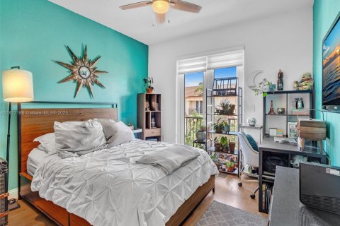 Adosado en venta en Miami, Florida, 3 dormitorios, 161 m2 № 1923922 - foto 24