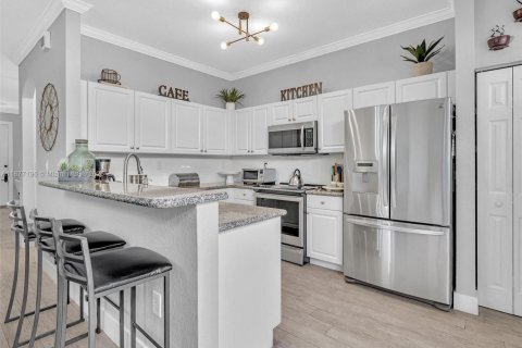 Adosado en venta en Miami, Florida, 3 dormitorios, 161 m2 № 1923922 - foto 14