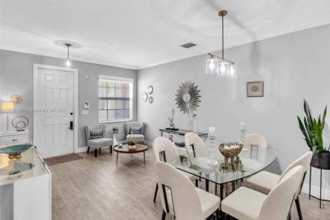 Adosado en venta en Miami, Florida, 3 dormitorios, 161 m2 № 1923922 - foto 7