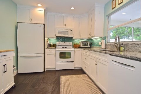 House in Sarasota, Florida 3 bedrooms, 108.79 sq.m. № 1840627 - photo 6