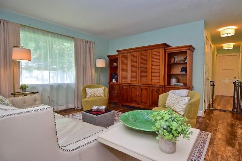 House in Sarasota, Florida 3 bedrooms, 108.79 sq.m. № 1840627 - photo 4