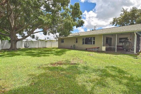 House in Sarasota, Florida 3 bedrooms, 108.79 sq.m. № 1840627 - photo 15