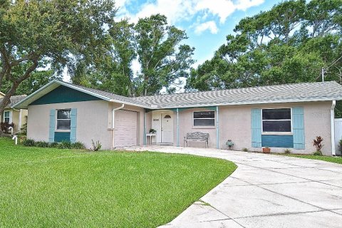 House in Sarasota, Florida 3 bedrooms, 108.79 sq.m. № 1840627 - photo 1
