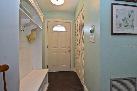 House in Sarasota, Florida 3 bedrooms, 108.79 sq.m. № 1840627 - photo 2