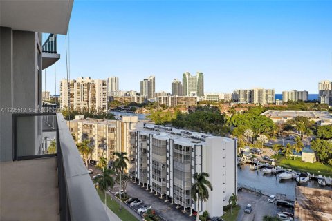 Copropriété à louer à Hallandale Beach, Floride: 2 chambres, 117.43 m2 № 1993584 - photo 11