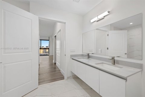 Copropriété à louer à Hallandale Beach, Floride: 2 chambres, 117.43 m2 № 1993584 - photo 23
