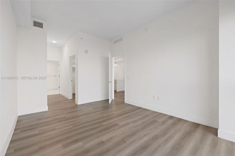 Copropriété à louer à Hallandale Beach, Floride: 2 chambres, 117.43 m2 № 1993584 - photo 19