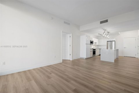 Copropriété à louer à Hallandale Beach, Floride: 2 chambres, 117.43 m2 № 1993584 - photo 15