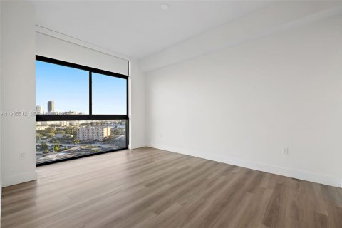 Copropriété à louer à Hallandale Beach, Floride: 2 chambres, 117.43 m2 № 1993584 - photo 16