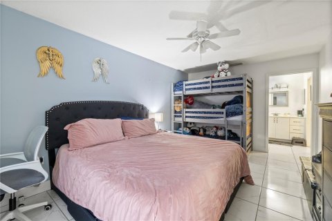 Condo in Kissimmee, Florida, 2 bedrooms  № 1919327 - photo 20