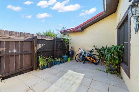 Condo in Kissimmee, Florida, 2 bedrooms  № 1919327 - photo 17