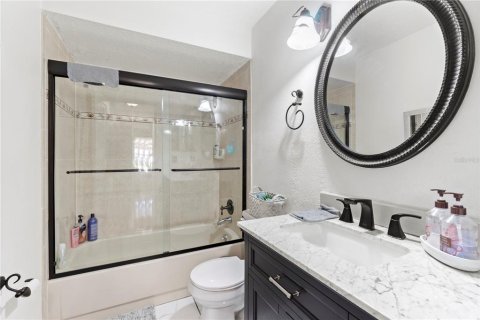 Condo in Kissimmee, Florida, 2 bedrooms  № 1919327 - photo 22