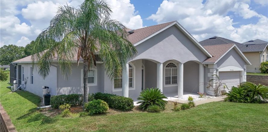 House in Clermont, Florida 3 bedrooms, 217.76 sq.m. № 1919885