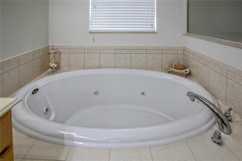 House in Clermont, Florida 3 bedrooms, 217.76 sq.m. № 1919885 - photo 20