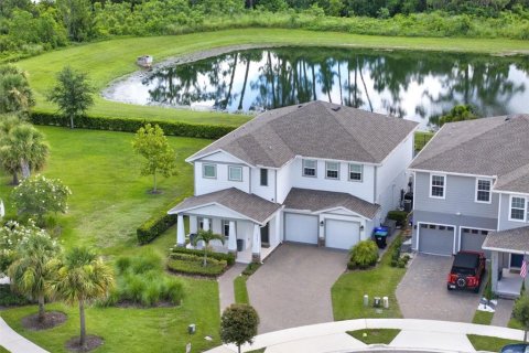 House in Windermere, Florida 5 bedrooms, 300.26 sq.m. № 1805843 - photo 1