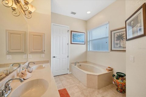 House in Rotonda, Florida 4 bedrooms, 240.15 sq.m. № 1820876 - photo 26