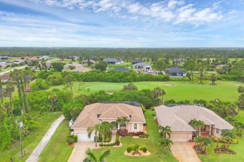 House in Rotonda, Florida 4 bedrooms, 240.15 sq.m. № 1820876 - photo 3