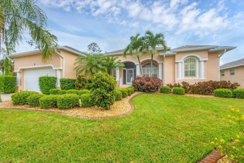 House in Rotonda, Florida 4 bedrooms, 240.15 sq.m. № 1820876 - photo 6