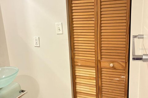 Copropriété à vendre à Clearwater, Floride: 2 chambres, 80.82 m2 № 2259537 - photo 6