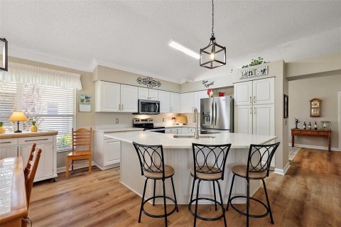 House in The Villages, Florida 2 bedrooms, 159.05 sq.m. № 1810937 - photo 7