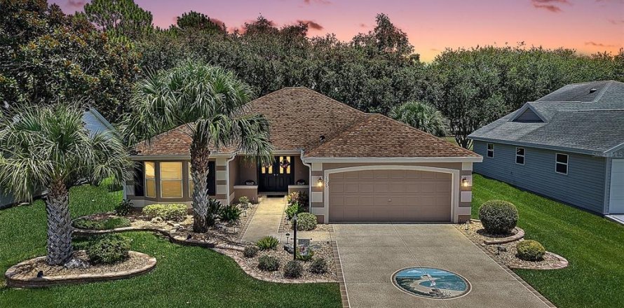 House in The Villages, Florida 2 bedrooms, 159.05 sq.m. № 1810937