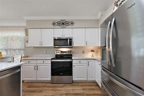House in The Villages, Florida 2 bedrooms, 159.05 sq.m. № 1810937 - photo 5