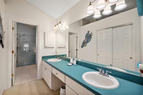 House in The Villages, Florida 2 bedrooms, 159.05 sq.m. № 1810937 - photo 19