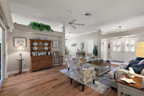 House in The Villages, Florida 2 bedrooms, 159.05 sq.m. № 1810937 - photo 14
