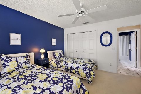 House in The Villages, Florida 2 bedrooms, 159.05 sq.m. № 1810937 - photo 22