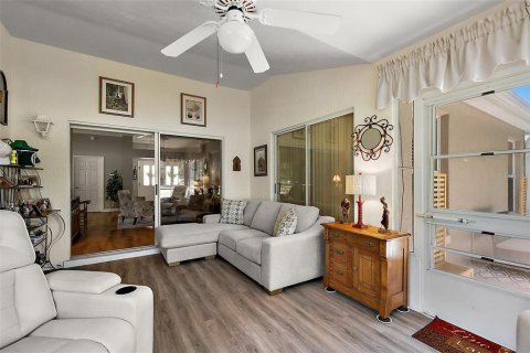 House in The Villages, Florida 2 bedrooms, 159.05 sq.m. № 1810937 - photo 26