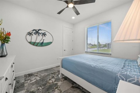 Casa en venta en Cape Coral, Florida, 3 dormitorios, 204.38 m2 № 1900356 - foto 25