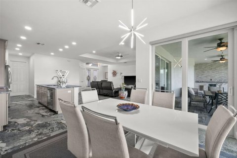 Casa en venta en Cape Coral, Florida, 3 dormitorios, 204.38 m2 № 1900356 - foto 15