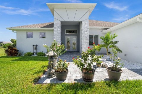 Casa en venta en Cape Coral, Florida, 3 dormitorios, 204.38 m2 № 1900356 - foto 5
